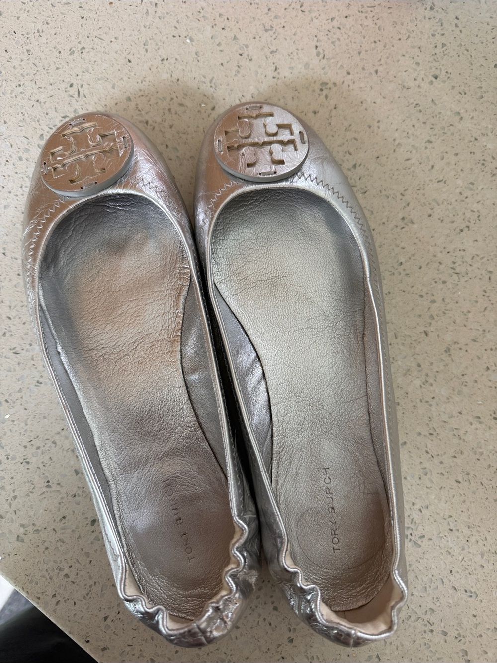 Tory Burch Minnie Silver Logo Ballet Flats sz 8.5